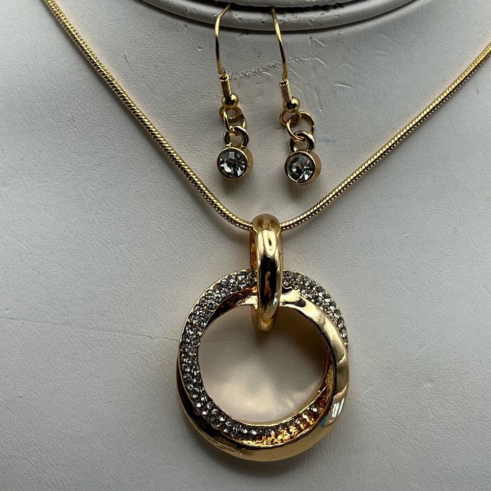 Elegant Gold and Silver Pendant Necklace and Earring Set